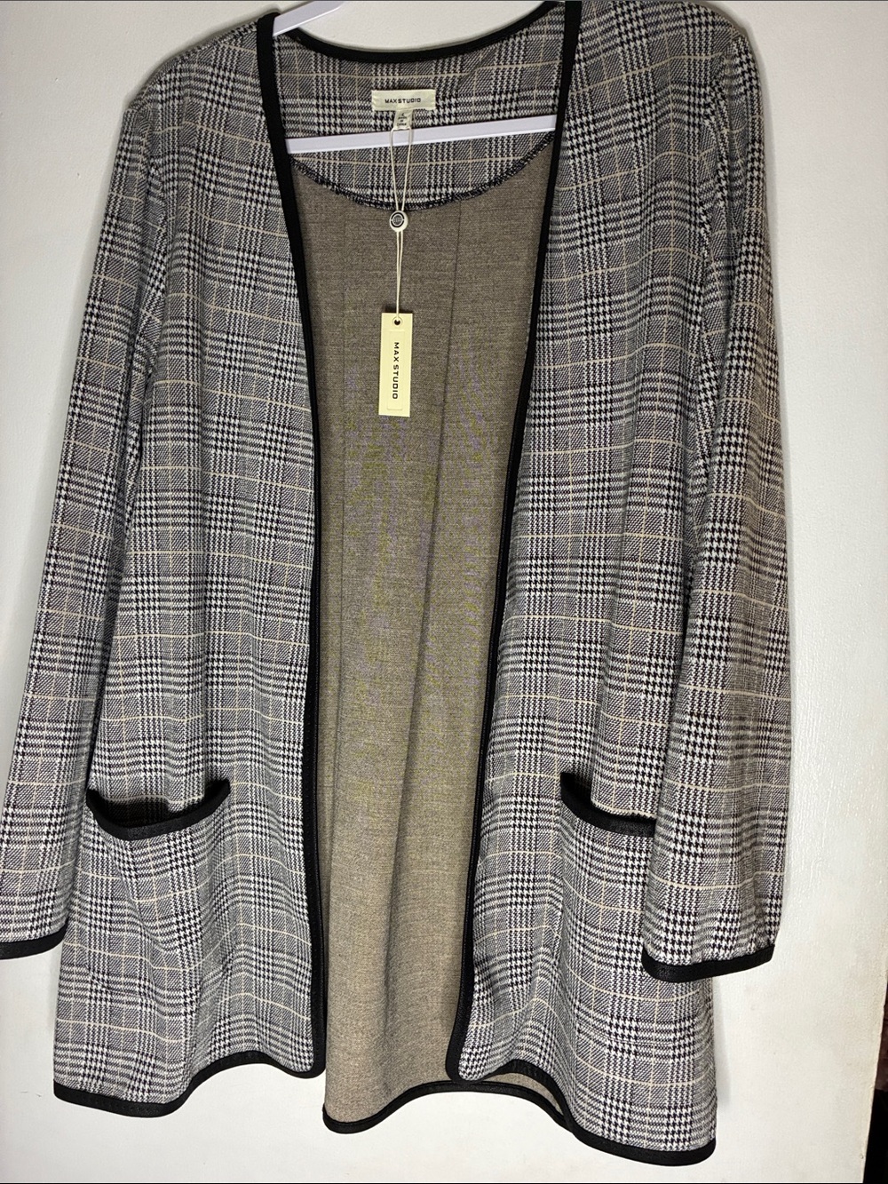 NWT Max Studio Plaid Blazer Size L Pleat on Back in Center, Black Trim ,Classy